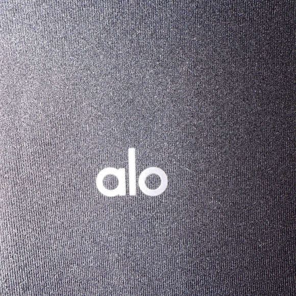 Alo Airbrush High-Waist Flutter Legging - Picture 6 of 7